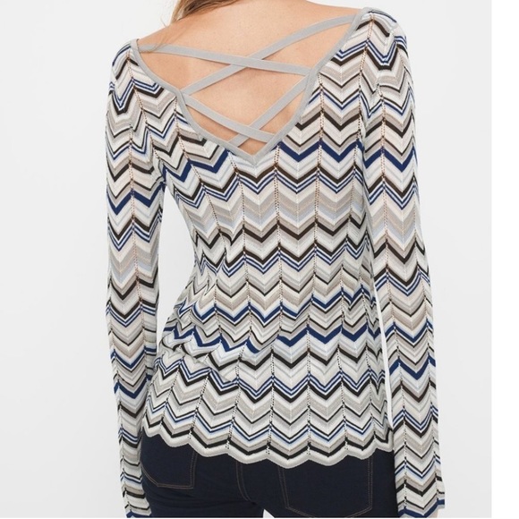 White House Black Market ZigZag Cross-Back White, Blue, Gray Sweater in Medium - Picture 6 of 16